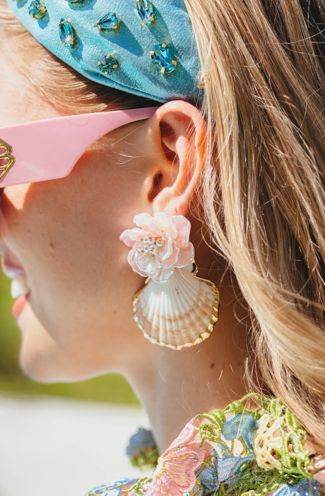 shell_earrings_with_pearl_2-1.webp Shell Earrings with Pearly Pink Flower-Brianna Cannon Discount