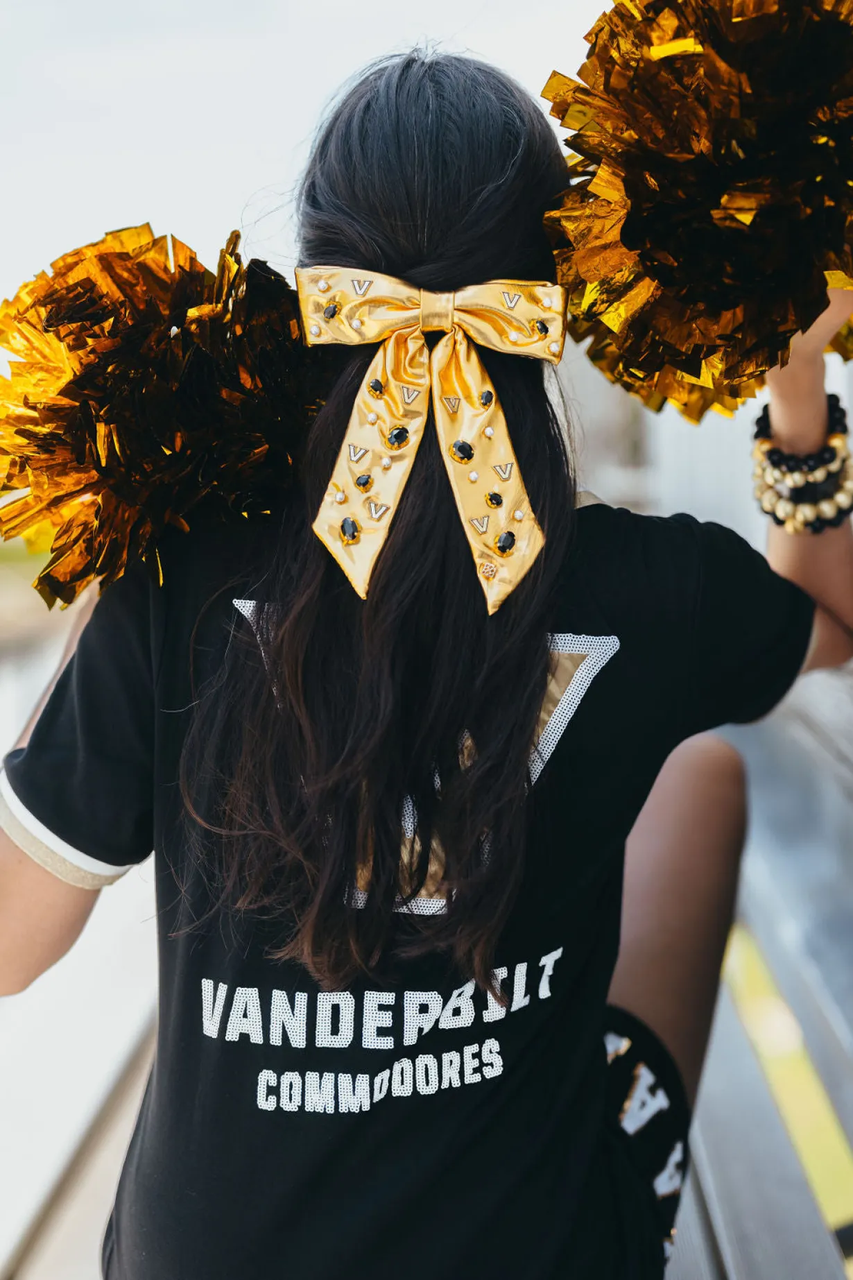vanderbilt_gold_bow_barre_2.webp Vanderbilt Gold Bow Barrette-Brianna Cannon Sale